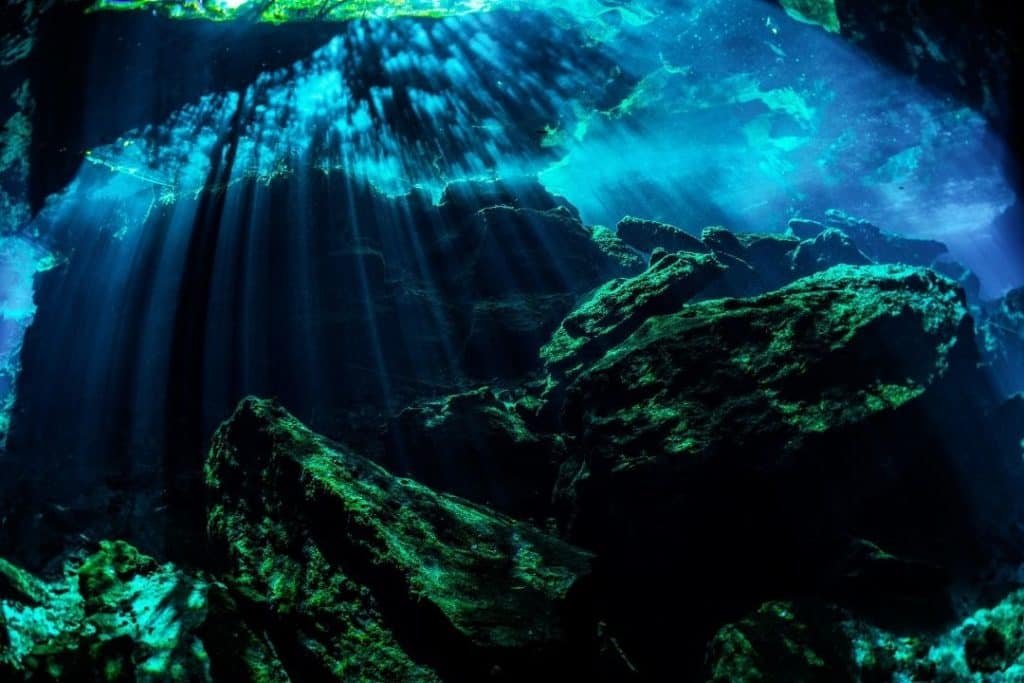 cenote underwater caves