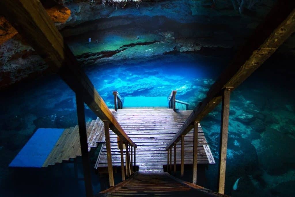 devil's den cave entrance for divers